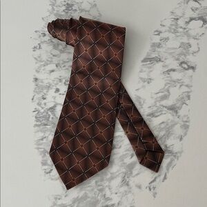 Bordeaux geometric pattern necktie in brown and black
